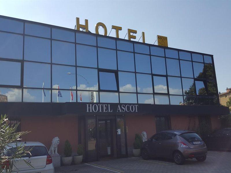 Hotel Ascot Бинаско Экстерьер фото