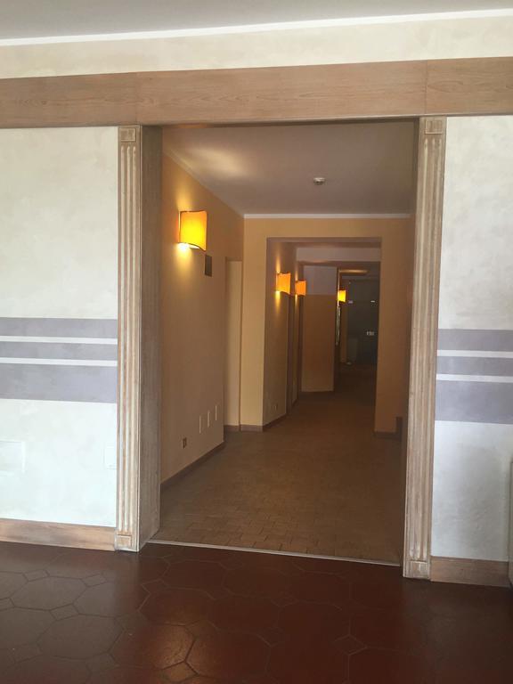 Hotel Ascot Бинаско Экстерьер фото