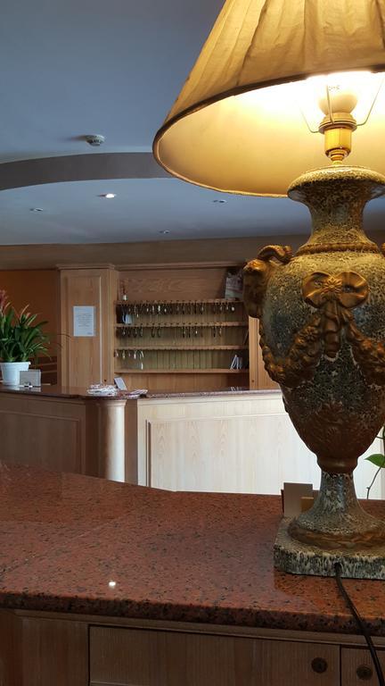 Hotel Ascot Бинаско Экстерьер фото