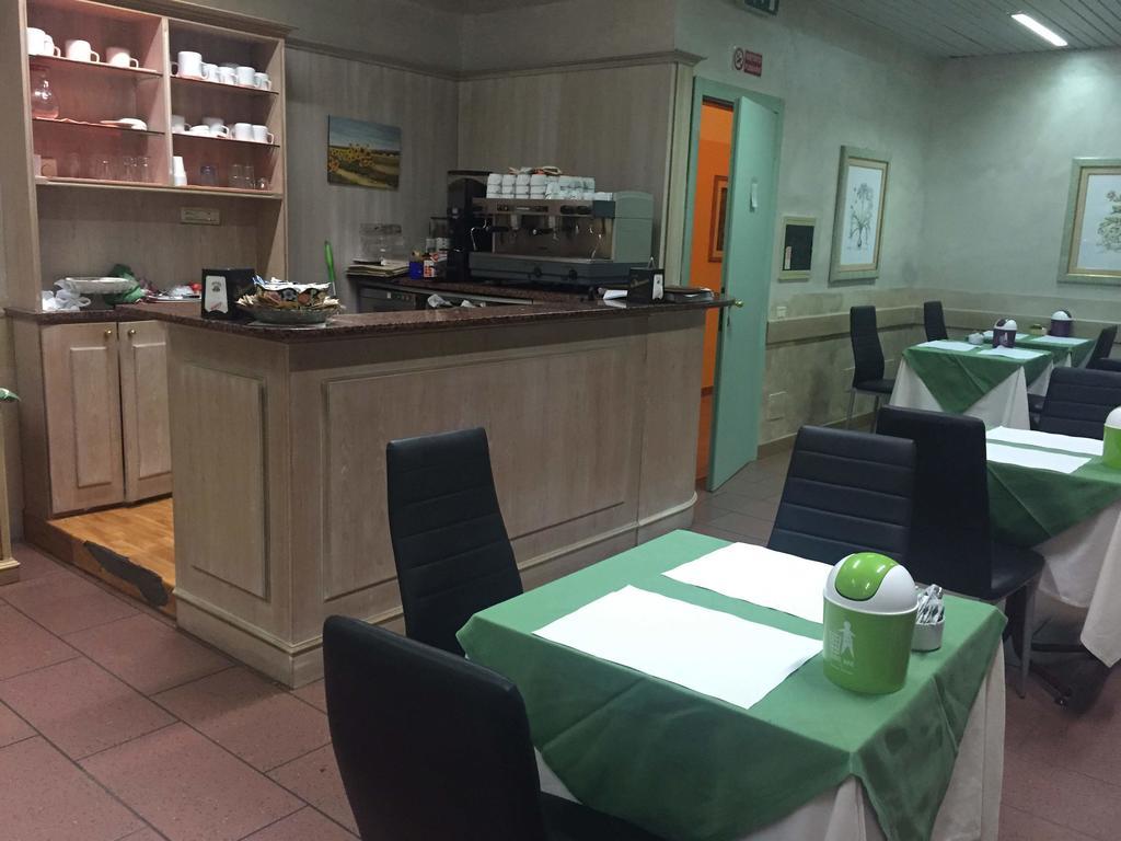 Hotel Ascot Бинаско Экстерьер фото