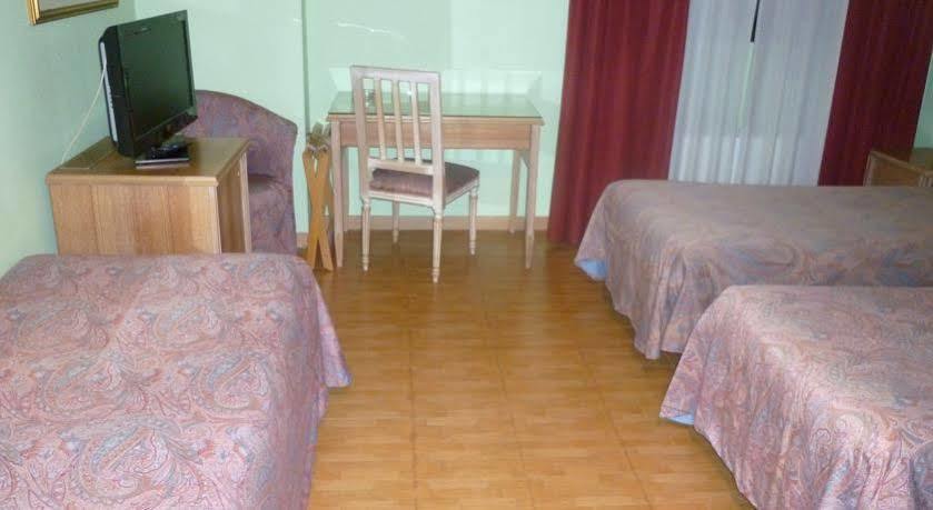 Hotel Ascot Бинаско Экстерьер фото