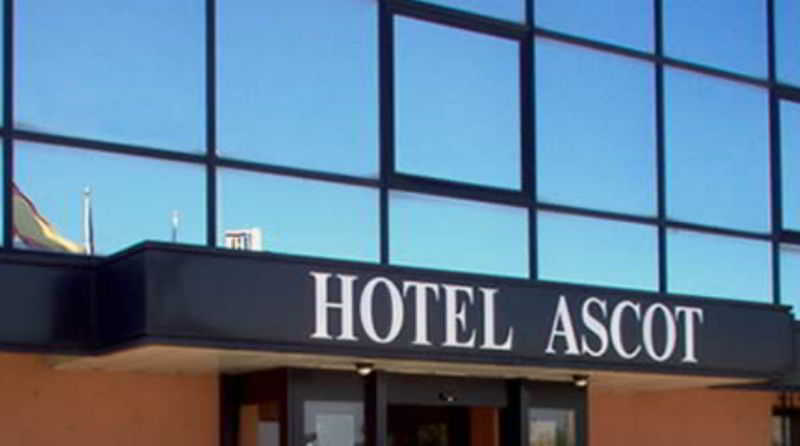 Hotel Ascot Бинаско Экстерьер фото